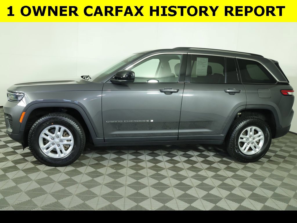 Used 2023 Jeep Grand Cherokee Laredo image 10