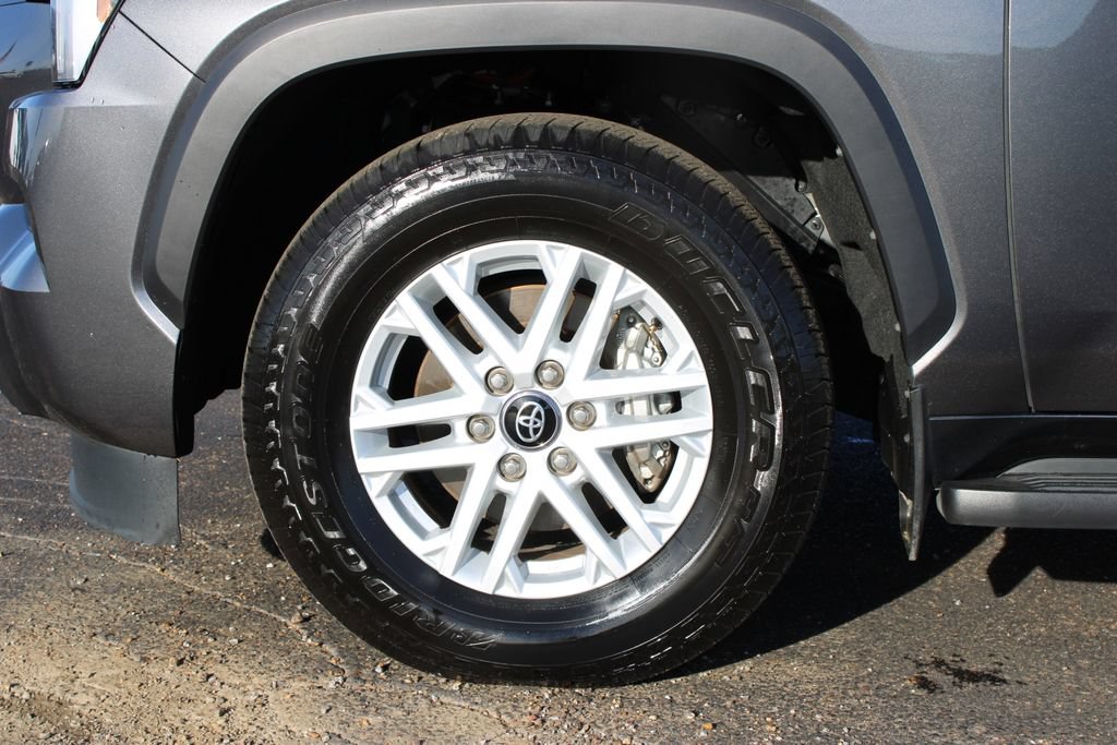 Used 2025 Toyota Sequoia SR5 AWD/4WD image 19
