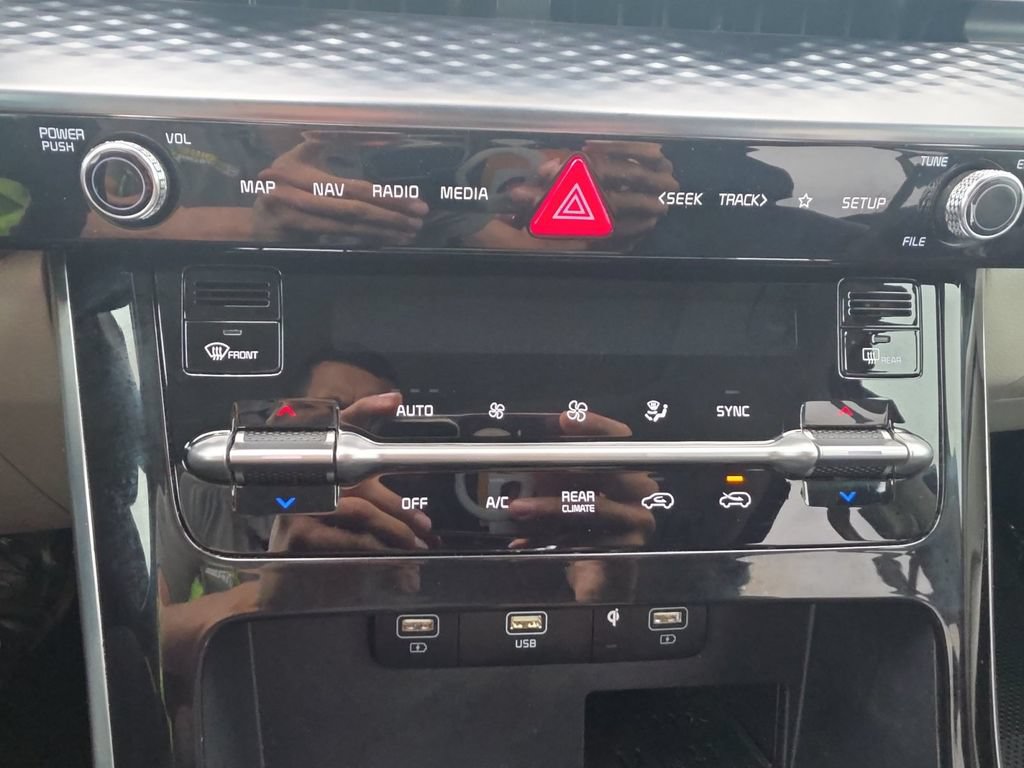 Used 2023 Kia Carnival SX Prestige FWD image 19