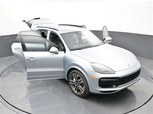 Used 2020 Porsche Cayenne Turbo image 29