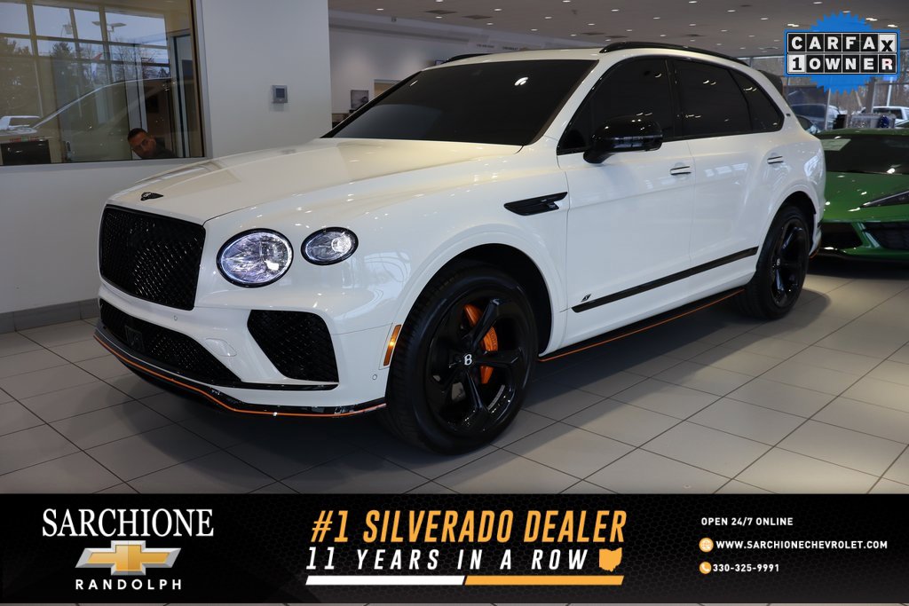 Used 2025 Bentley Bentayga image 1