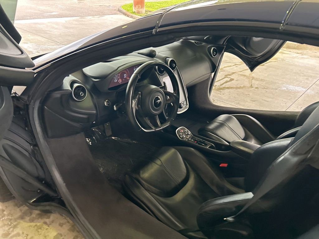 Used 2020 McLaren 570S Spider image 47