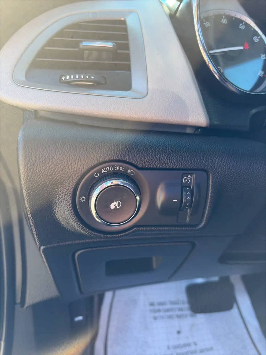 Used 2015 Buick Verano Convenience FWD image 19