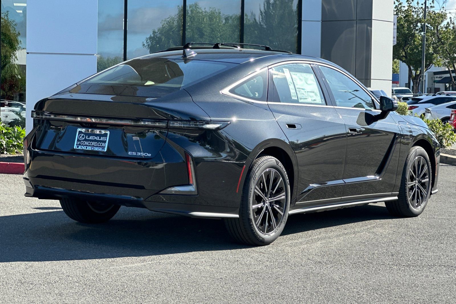 New 2026 Lexus ES 350e FWD image 4