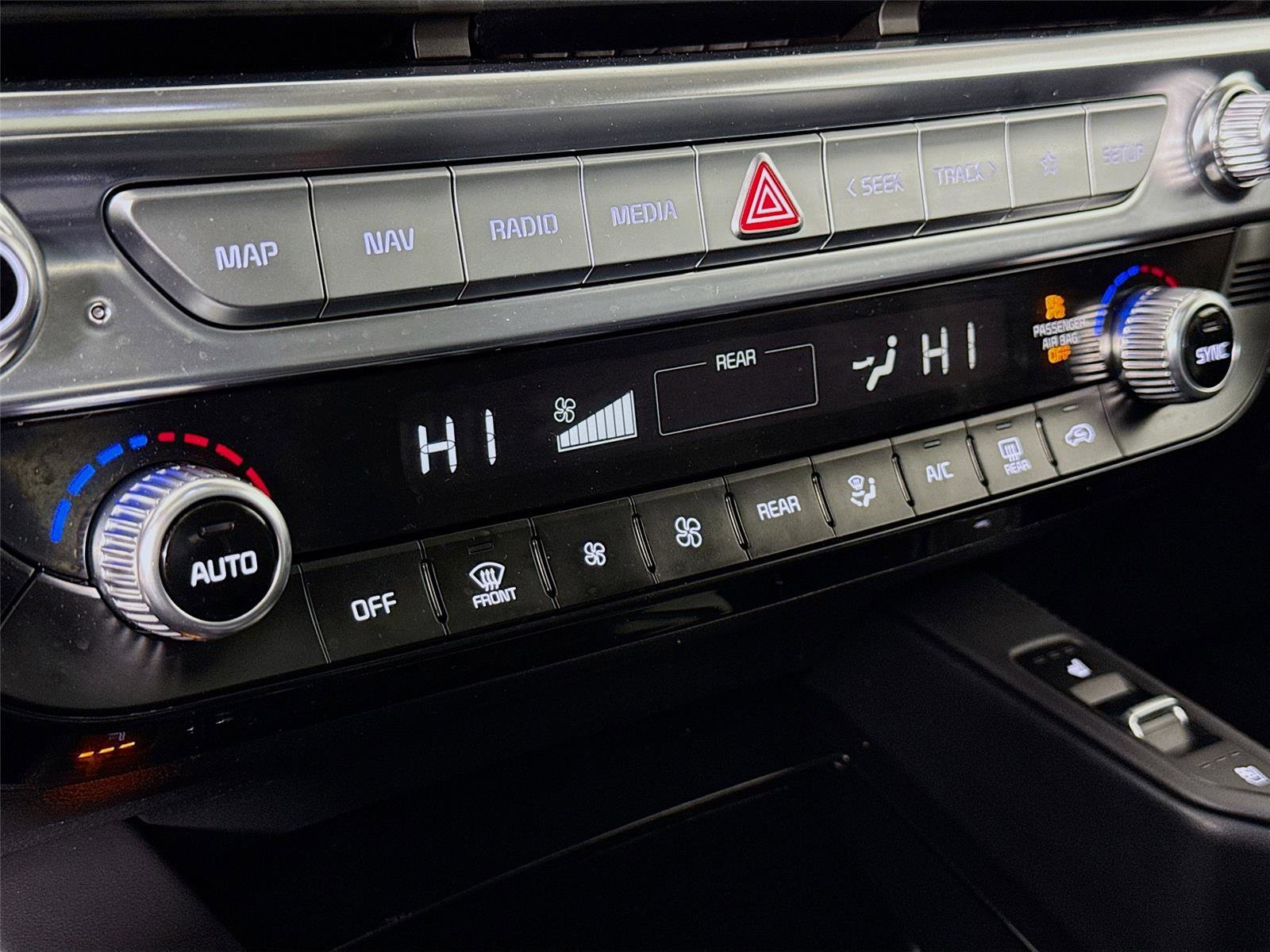 Used 2022 Kia Telluride EX w/ EX Premium Package image 16