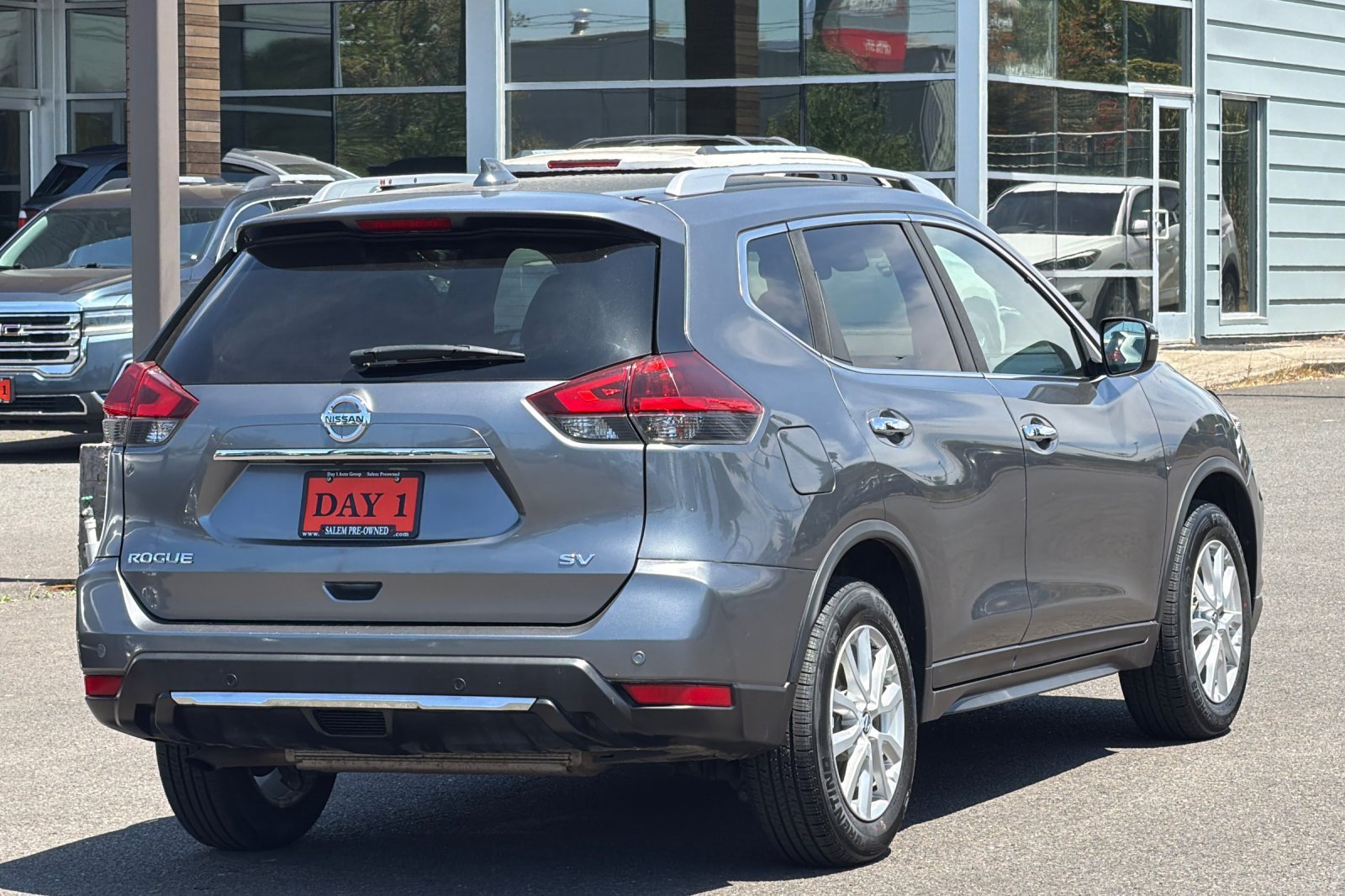 Used 2020 Nissan Rogue SV FWD image 5