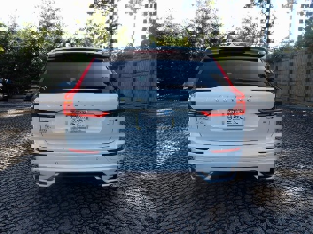 Certified 2025 Volvo XC60 B5 Plus image 6