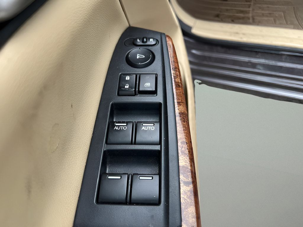 Used 2011 Honda Accord EX-L image 17