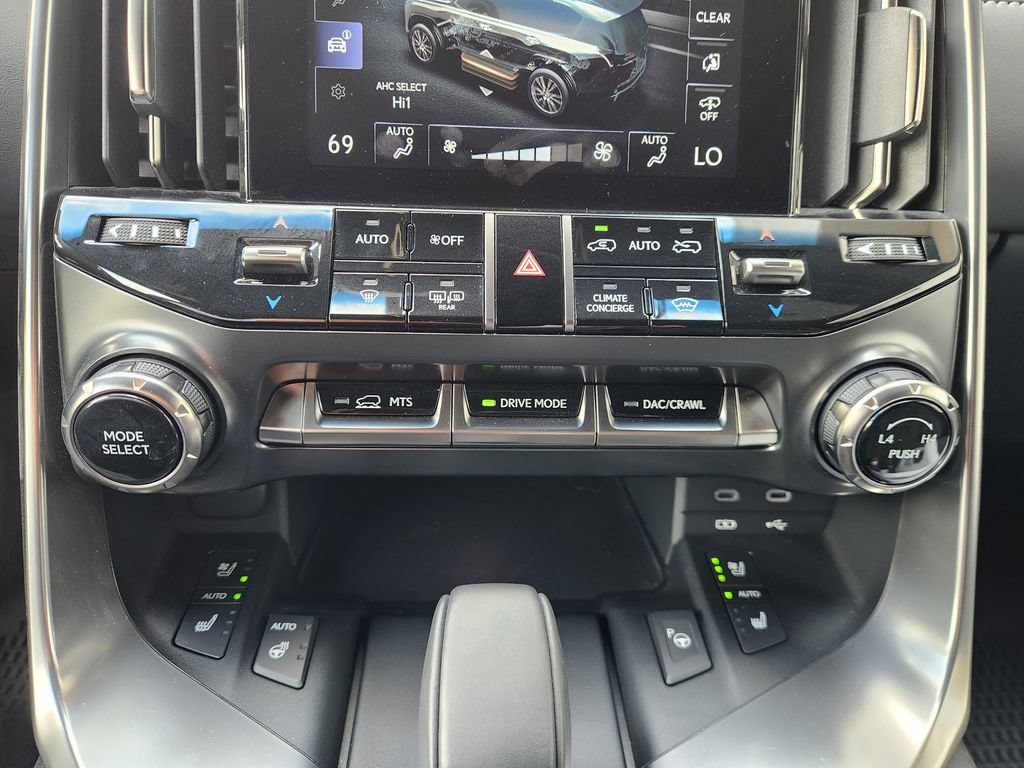 Used 2026 Lexus LX 700h Luxury w/ Appearance Package AWD/4WD image 19