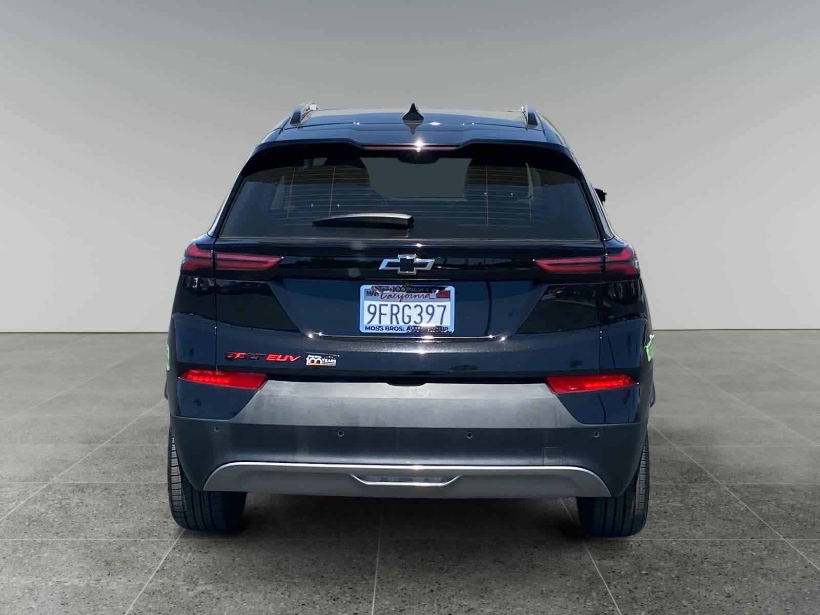 Used 2023 Chevrolet Bolt EUV Premier w/ Sun & Sound Package FWD image 4