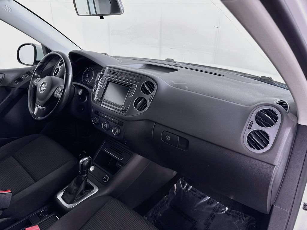 Used 2017 Volkswagen Tiguan Limited w/ Premium Package AWD/4WD image 30