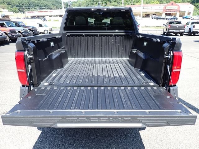 Used 2024 Toyota Tacoma TRD Off-Road AWD/4WD image 7