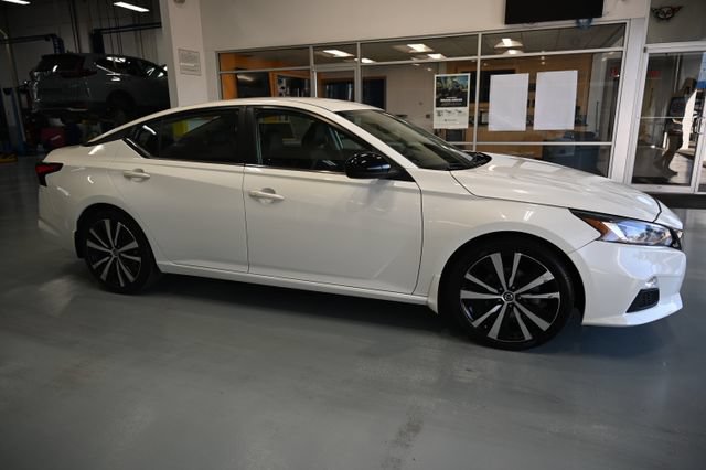 Used 2020 Nissan Altima 2.5 SR FWD image 4