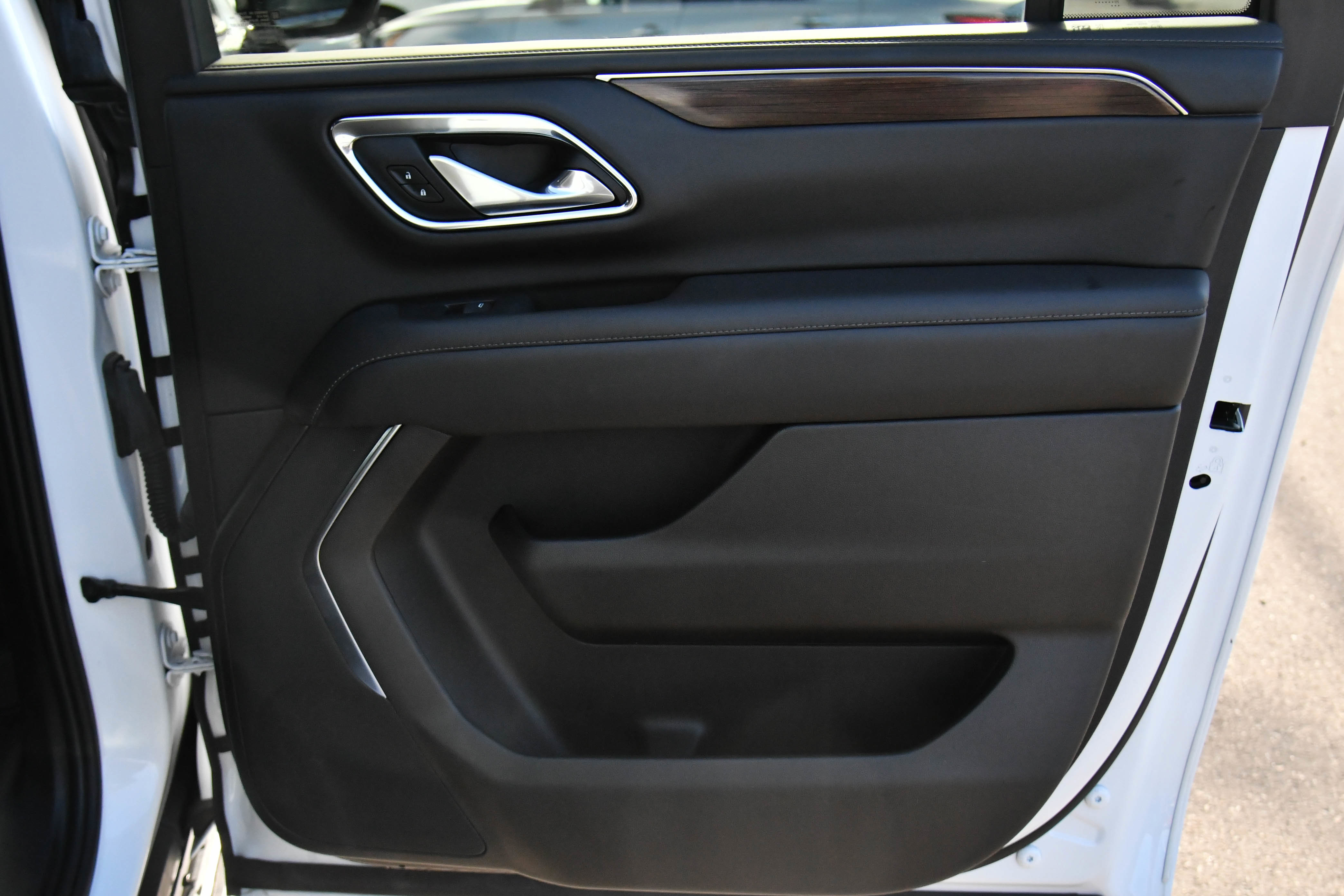 Used 2023 GMC Yukon XL SLE RWD image 48