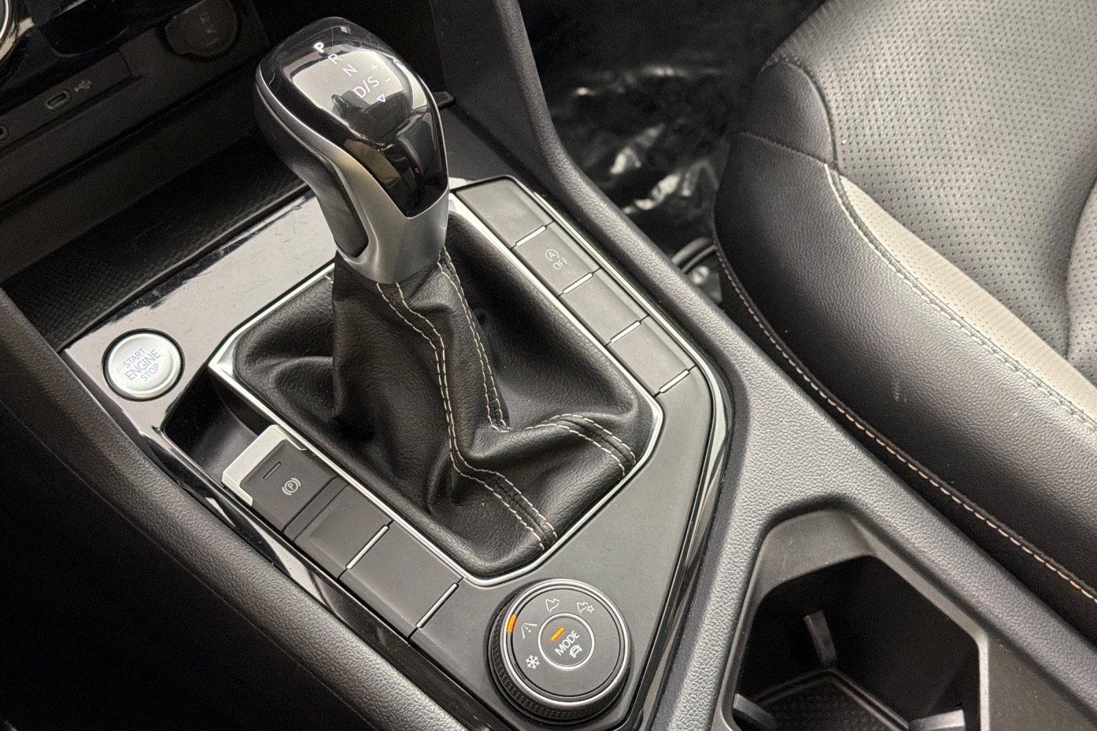 Used 2022 Volkswagen Taos SEL w/ Panoramic Sunroof Package image 21