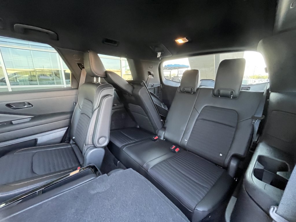 Used 2024 Nissan Pathfinder Rock Creek AWD/4WD image 19