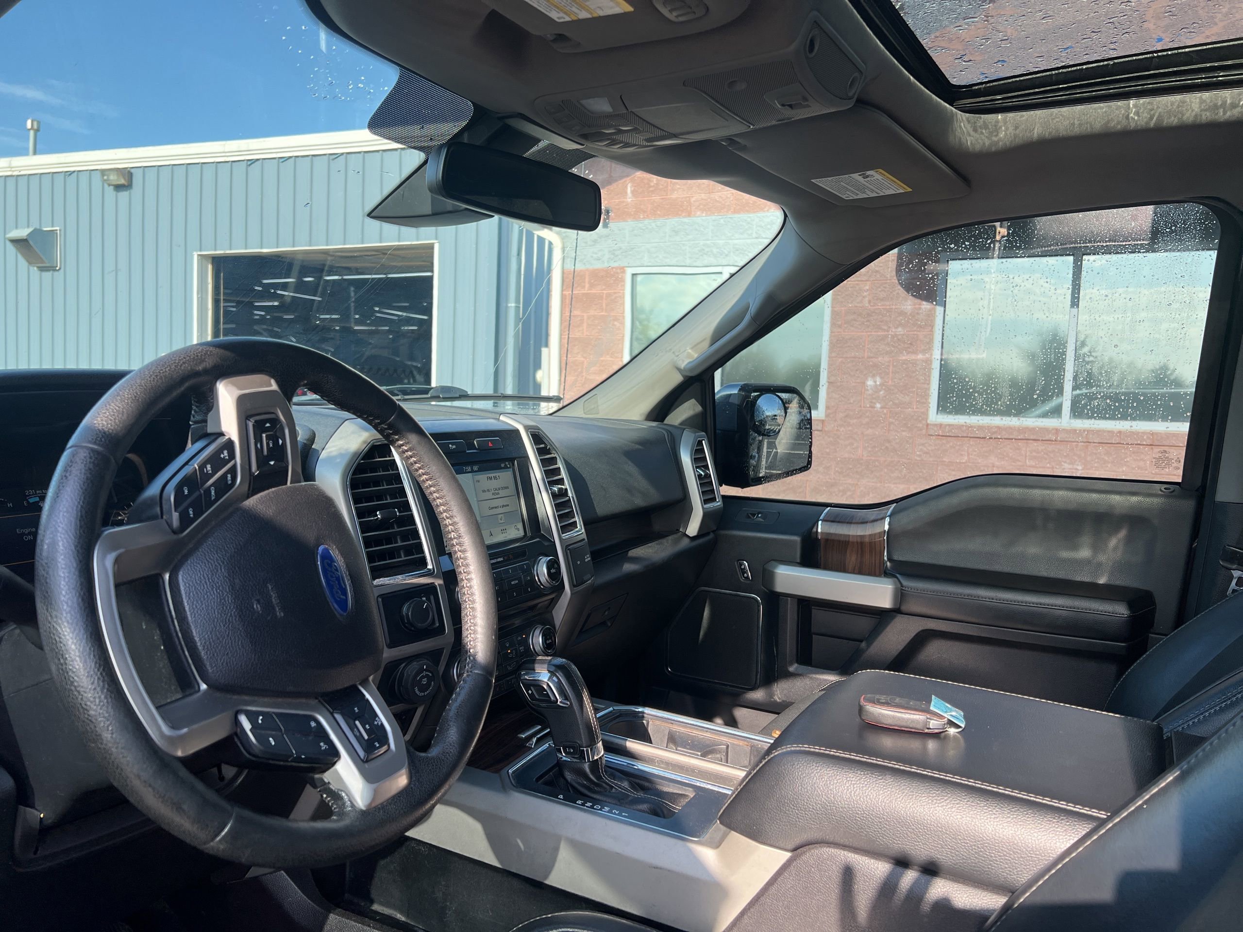 Used 2016 Ford F150 Lariat w/ Equipment Group 502A Luxury AWD/4WD image 13
