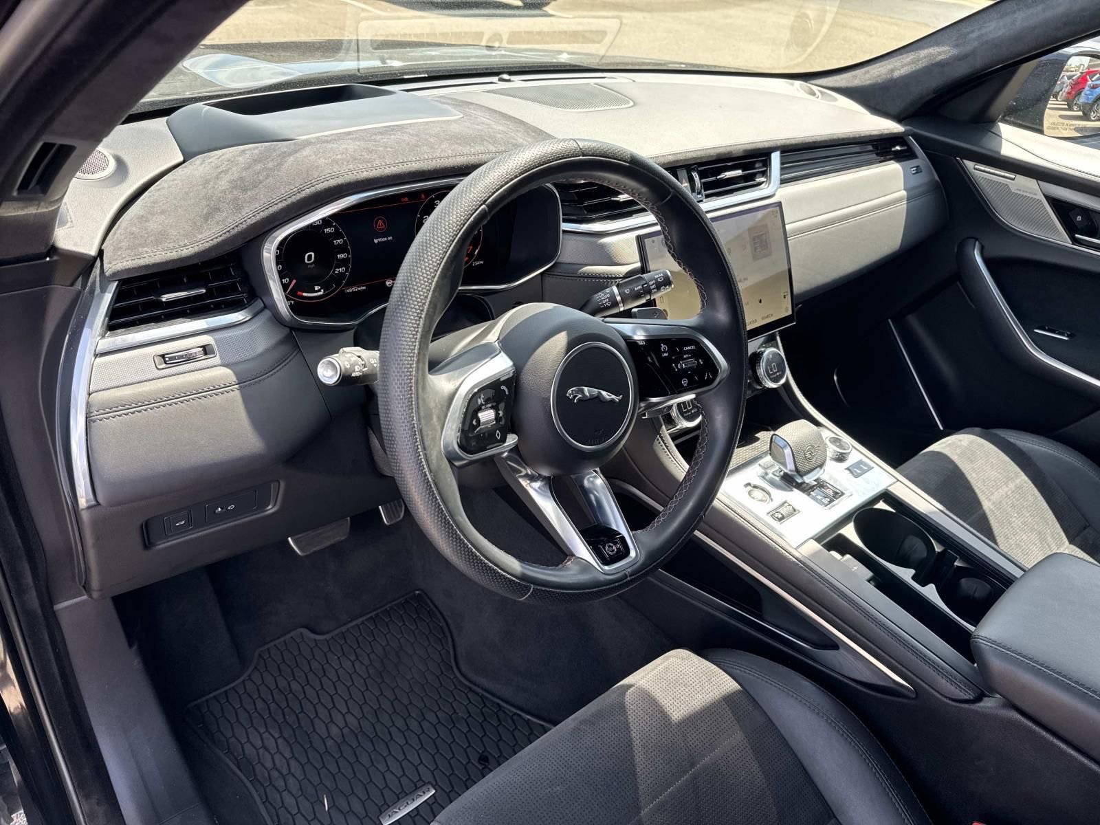 Used 2023 Jaguar F-PACE SVR AWD/4WD image 18