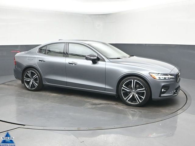 Used 2021 Volvo S60 T5 R-Design image 1