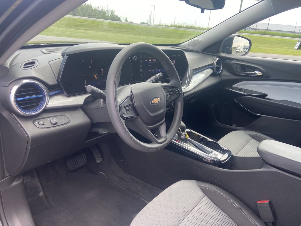 Certified 2024 Chevrolet Trax LT FWD image 10