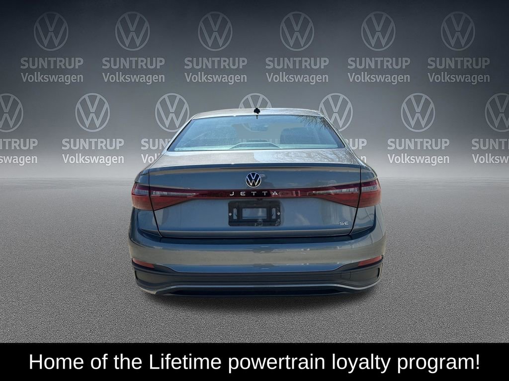 Used 2025 Volkswagen Jetta SE FWD image 4