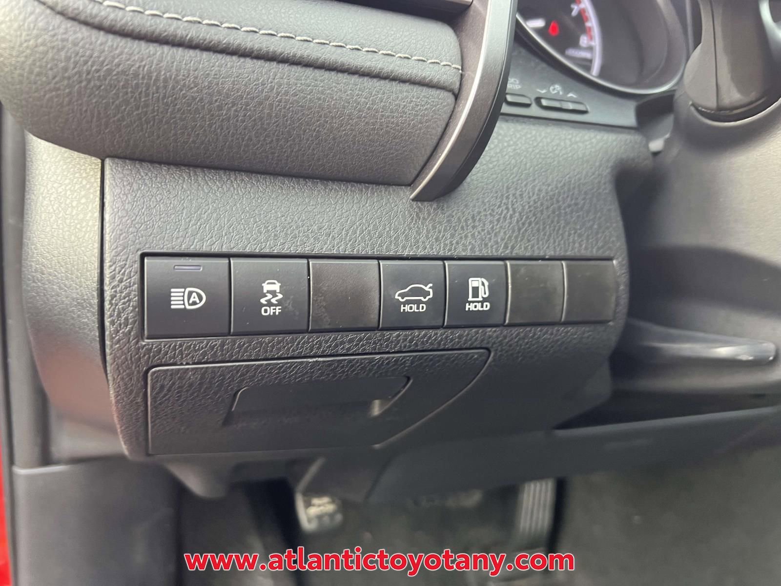 Used 2023 Toyota Camry SE image 19