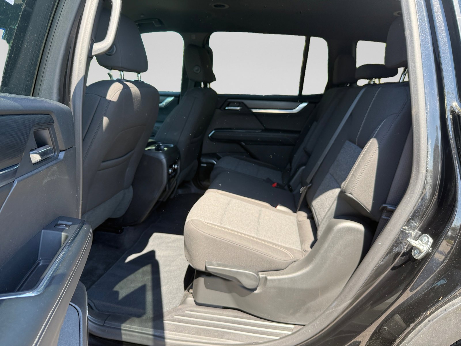 Used 2025 GMC Acadia Elevation image 16