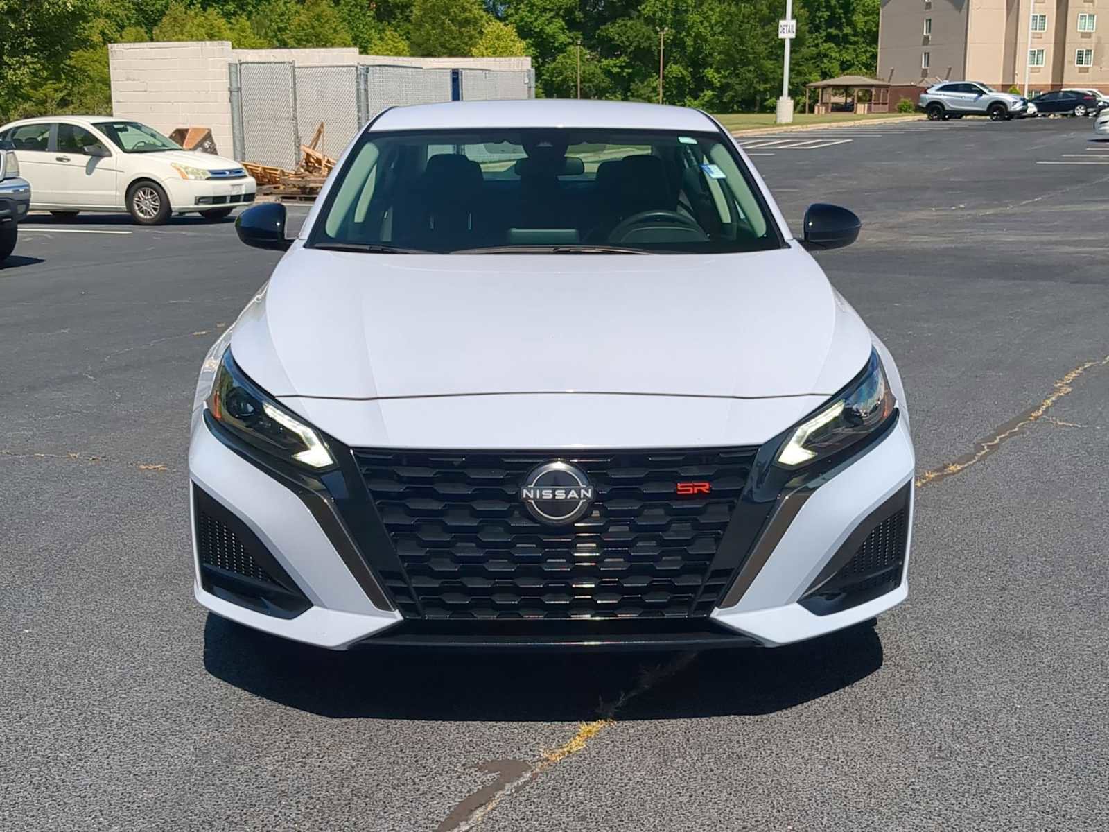 Used 2024 Nissan Altima 2.5 SR FWD image 3