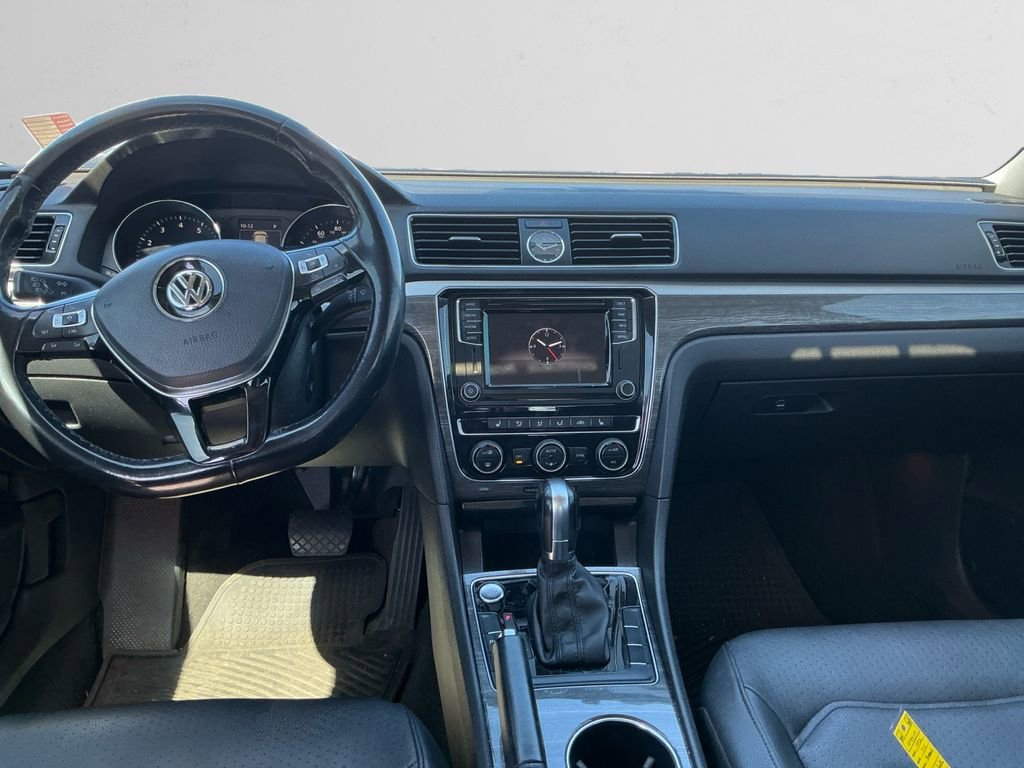 Used 2017 Volkswagen Passat 1.8T SE FWD image 11