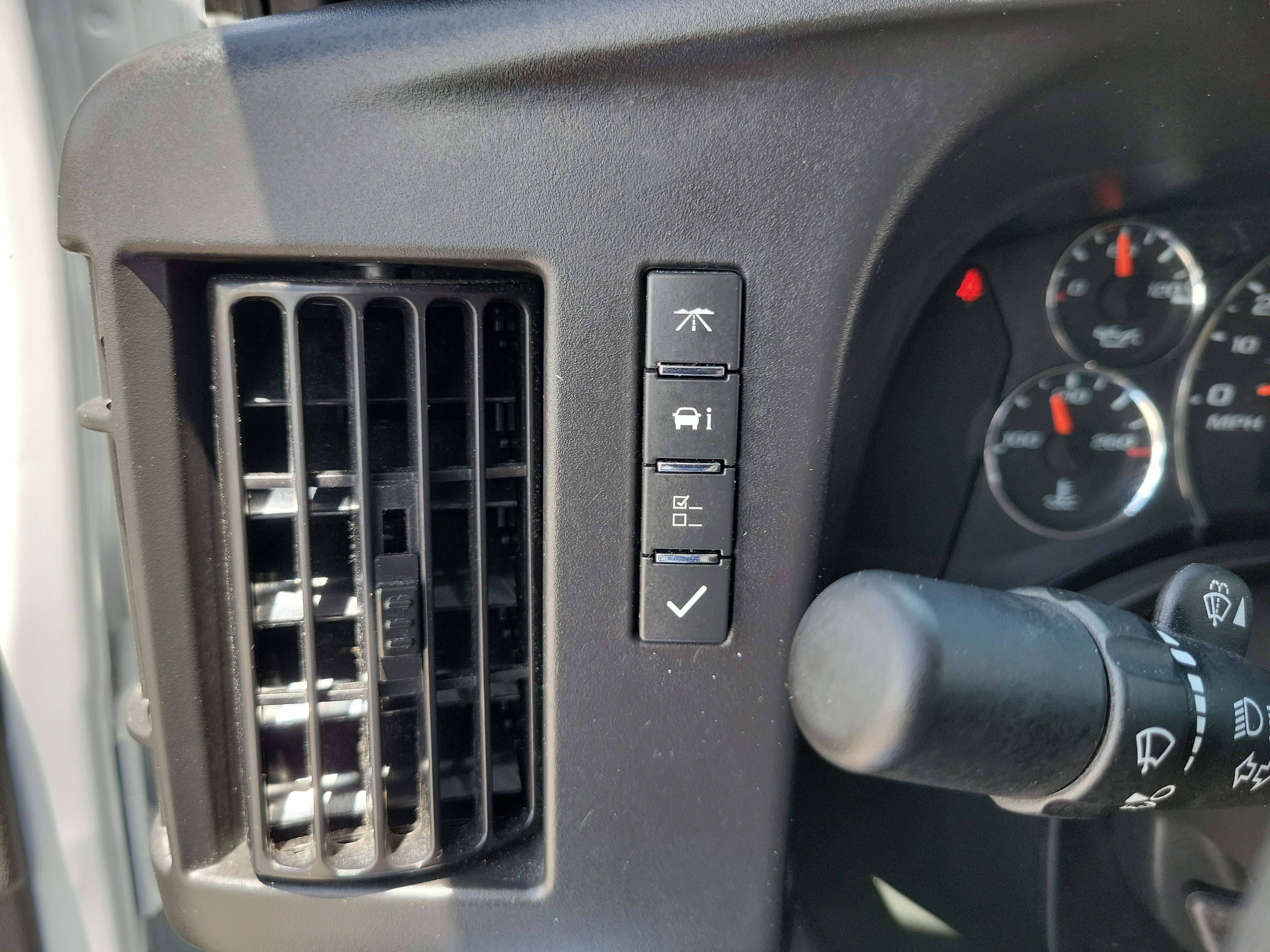 Used 2025 Chevrolet Express 3500 LT w/ LT Preferred Equipment Group RWD image 23