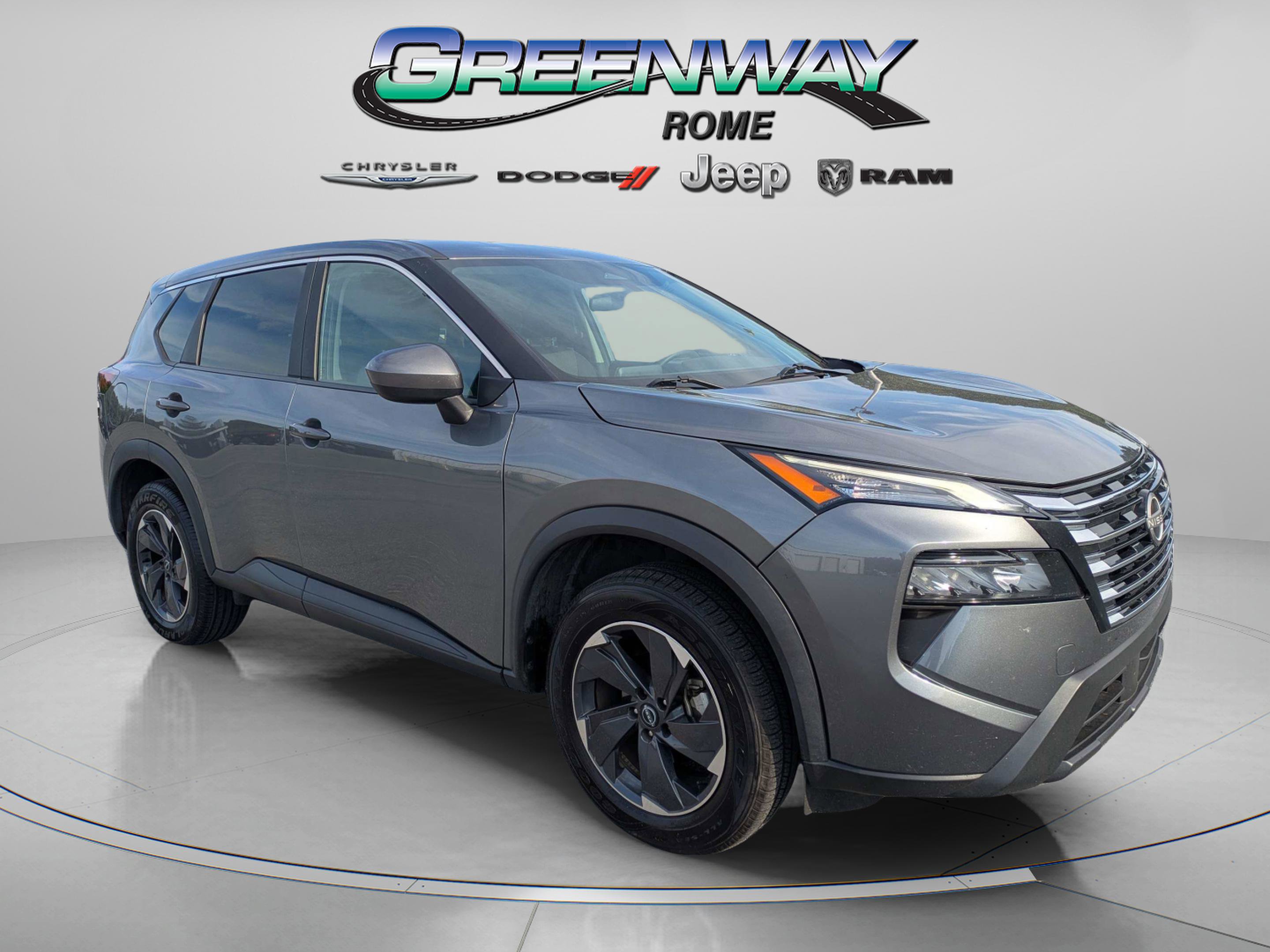 Used 2024 Nissan Rogue SV FWD image 2