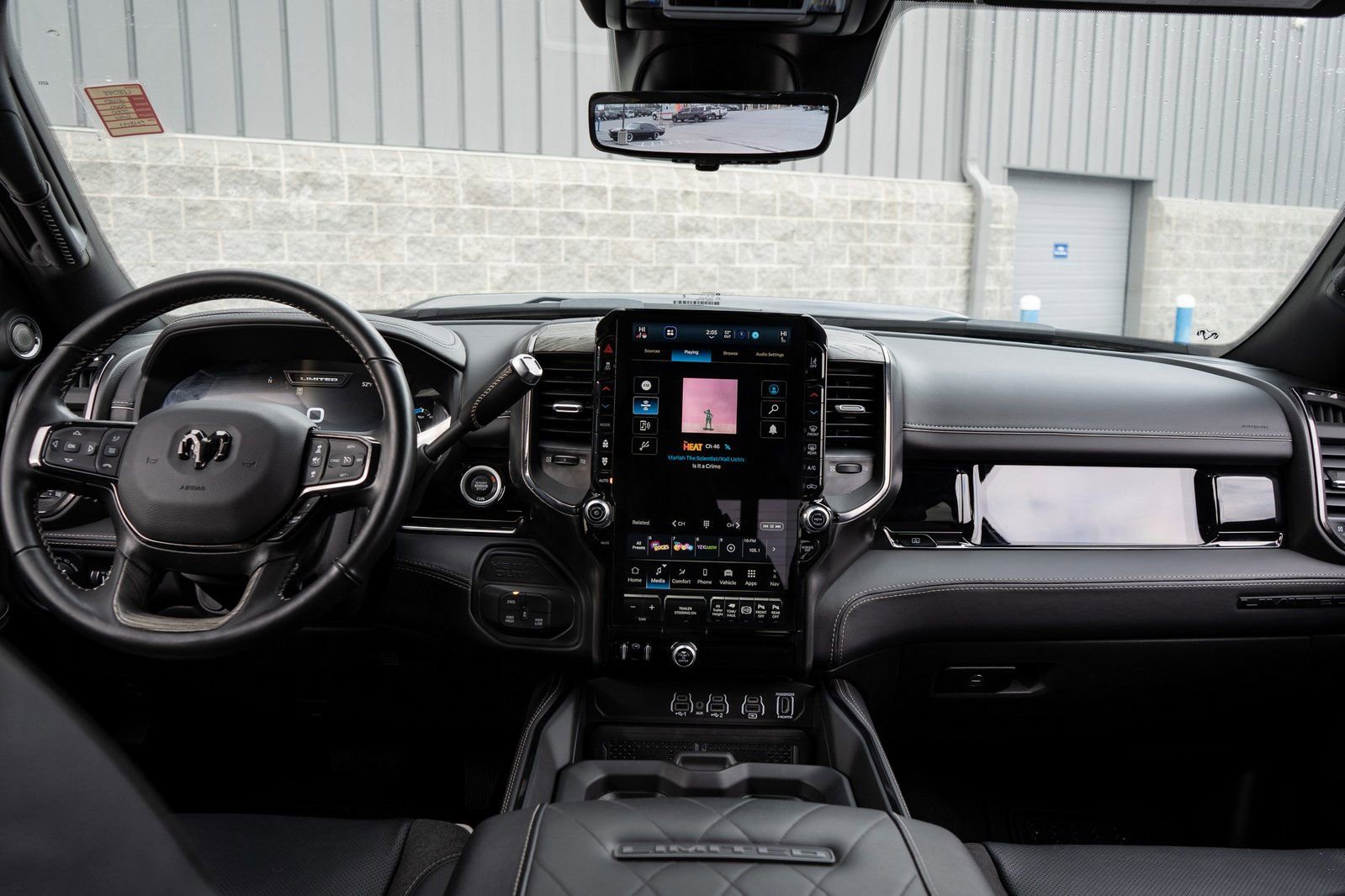 Used 2025 RAM 3500 Limited image 28