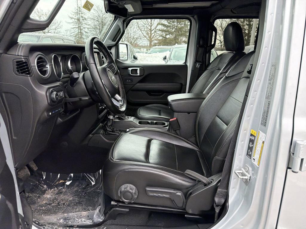 Used 2022 Jeep Wrangler Unlimited Sahara w/ Cold Weather Group AWD/4WD image 11