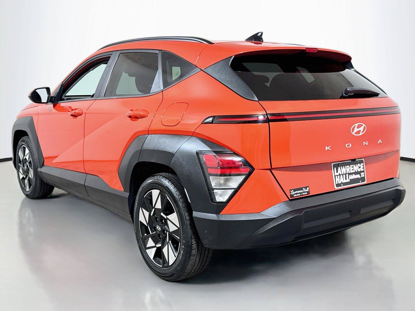 Used 2025 Hyundai Kona SEL FWD image 6