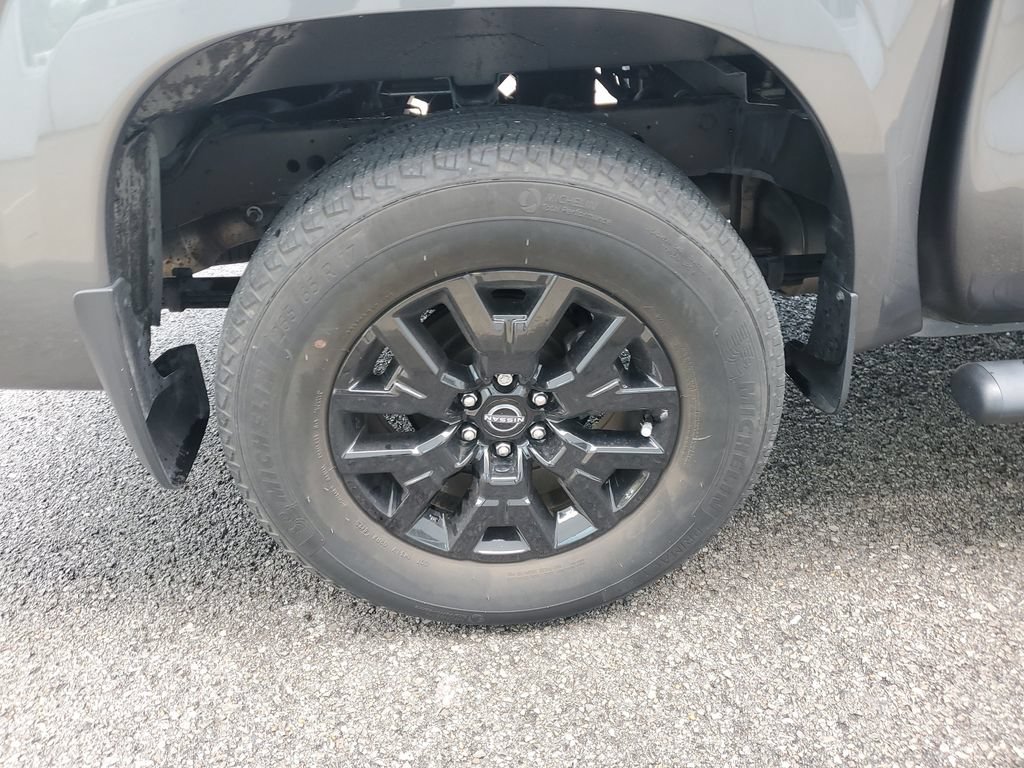 Certified 2023 Nissan Frontier SV w/ Midnight Edition Package AWD/4WD image 18