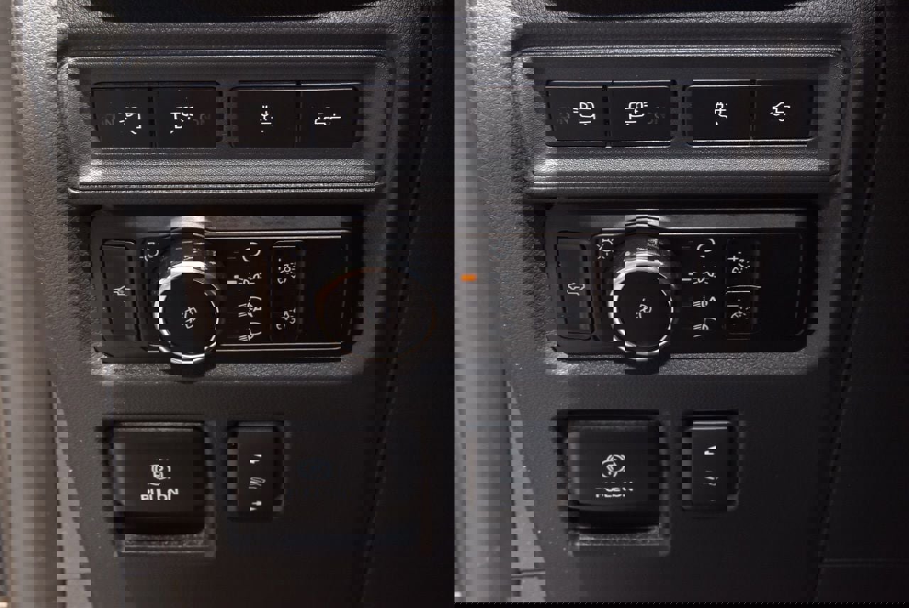 Used 2024 Ford F150 Platinum w/ Equipment Group 702A High AWD/4WD image 33