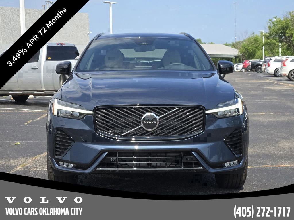 Used 2026 Volvo XC60 B5 Core w/ Protection Package Premier image 2