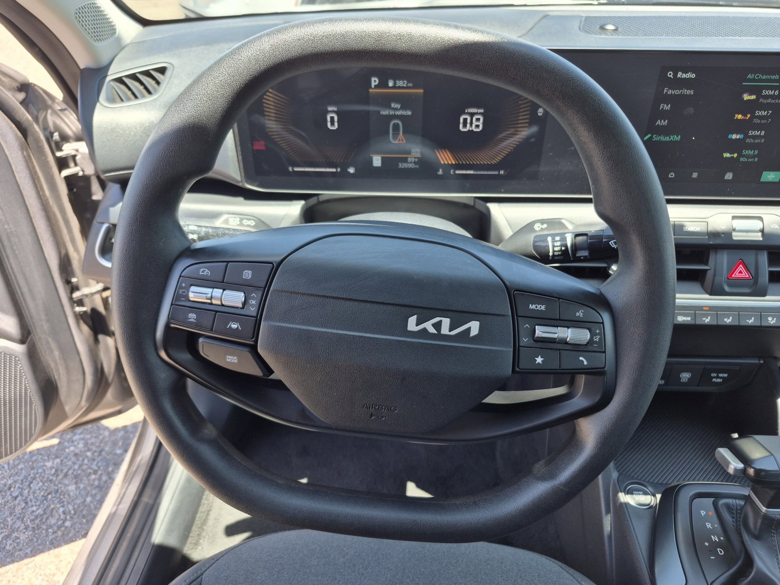 Used 2025 Kia K4 FWD image 9