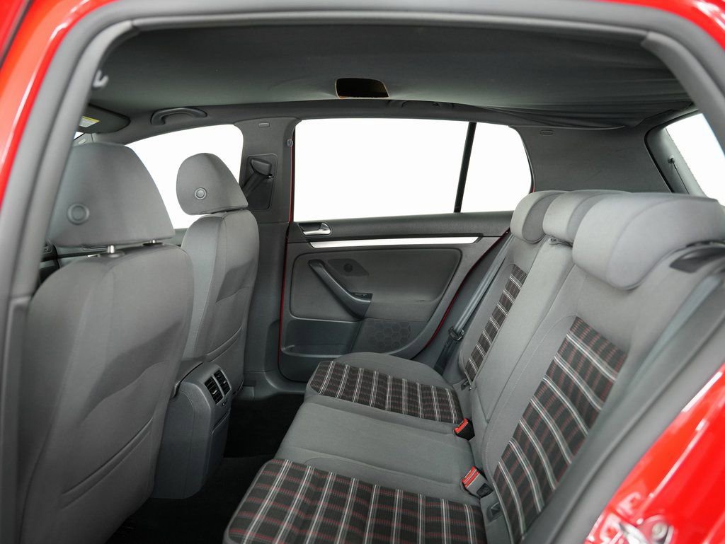 Used 2009 Volkswagen GTI 4-Door image 32