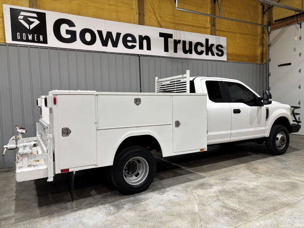 Used 2017 Ford F350 XLT image 6