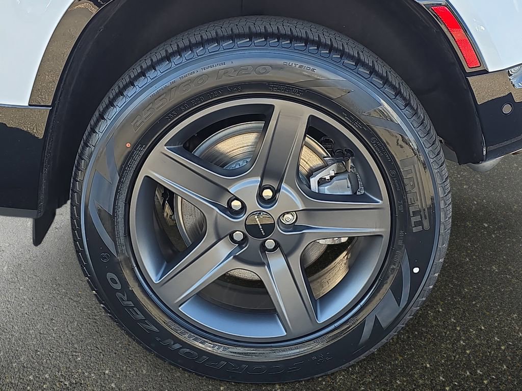 New 2026 Land Rover Defender 110 X-Dynamic SE image 34