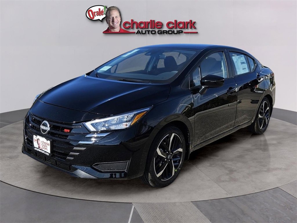 New 2025 Nissan Versa SR w/ Trunk Package