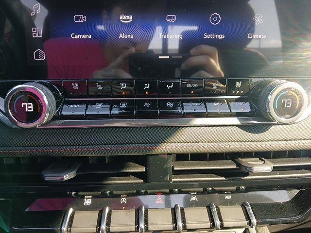 New 2025 Chevrolet Colorado Z71 w/ Technology Package image 24