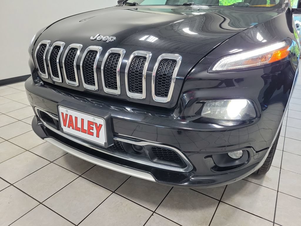 Certified 2018 Jeep Cherokee Overland w/ Technology Group AWD/4WD image 24
