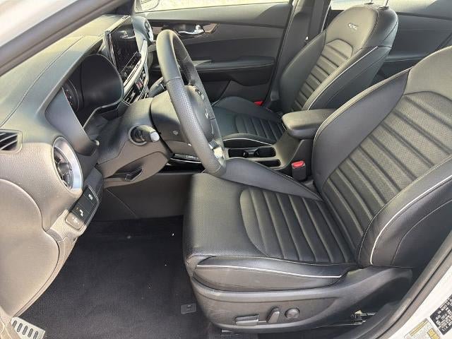 Used 2023 Kia Forte GT-Line w/ GT-Line Premium Package FWD image 9