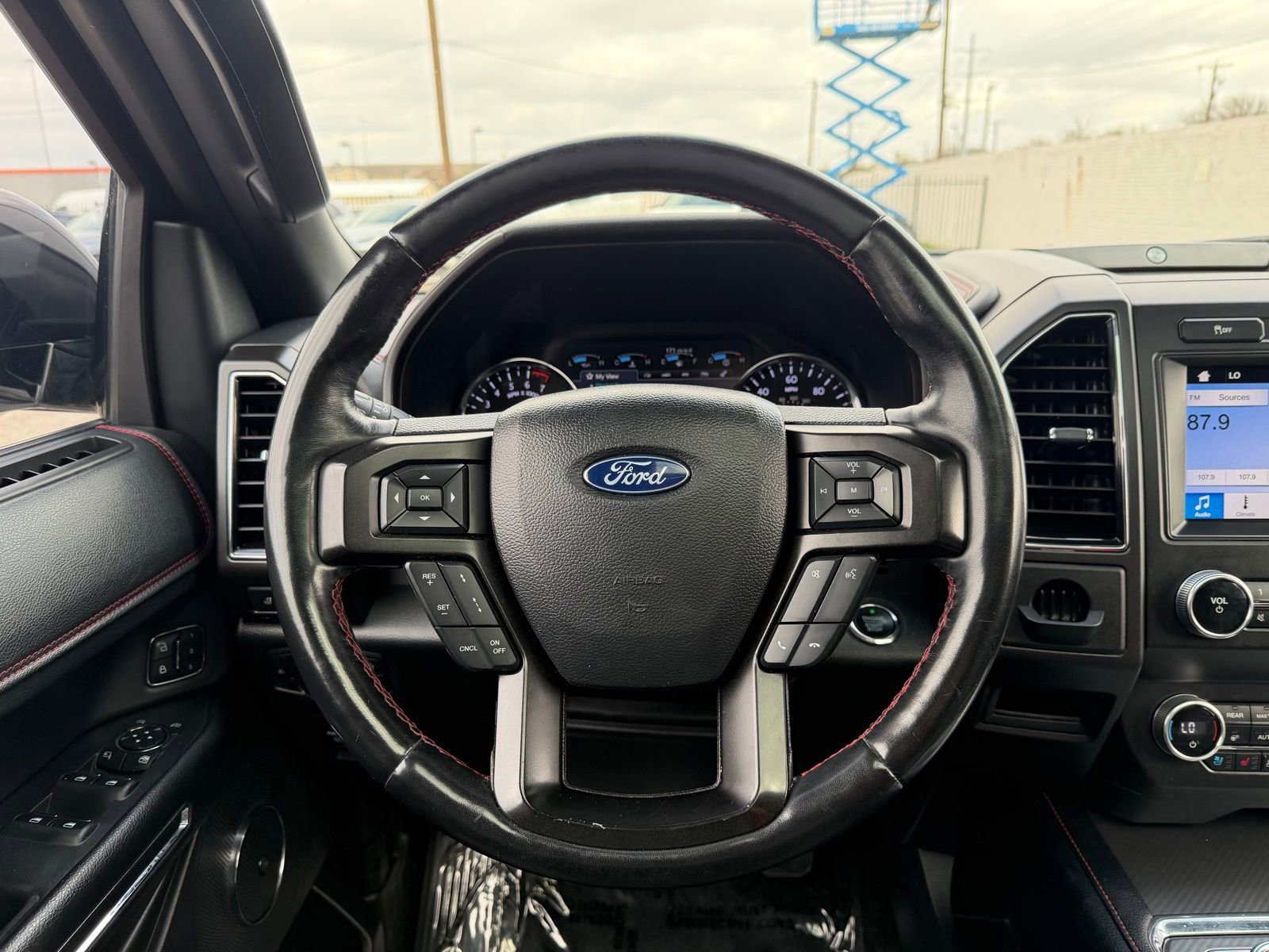 Used 2019 Ford Expedition Limited w/ Equipment Group 303A RWD image 13