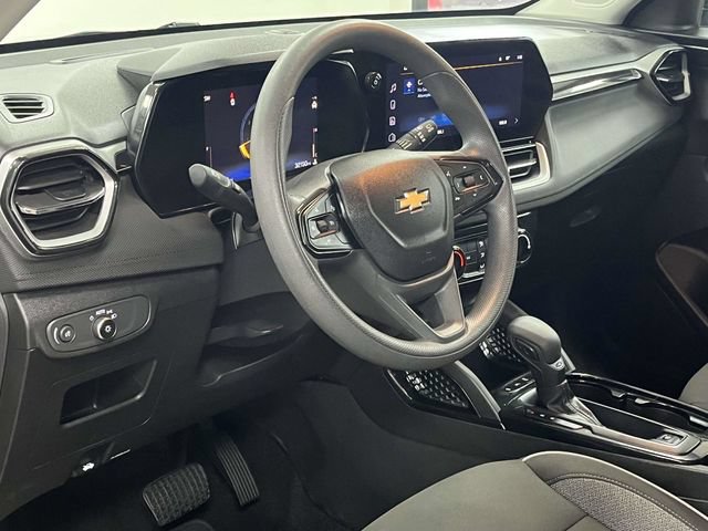 Used 2025 Chevrolet TrailBlazer LT FWD image 14