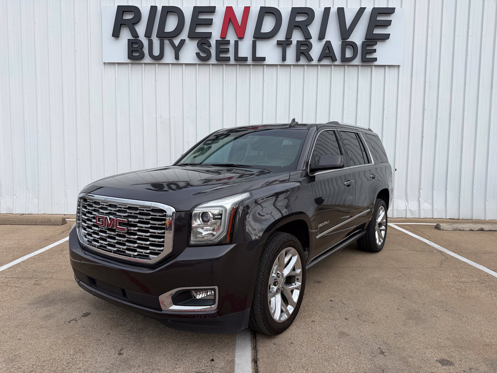 Used 2018 GMC Yukon Denali w/ Open Road Package RWD image 1