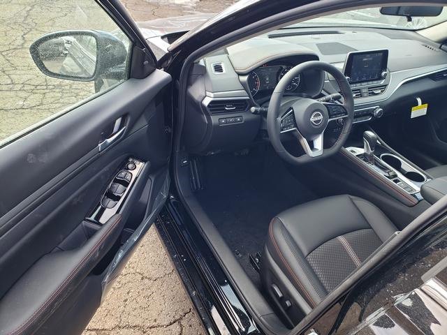New 2025 Nissan Altima 2.5 SR image 10