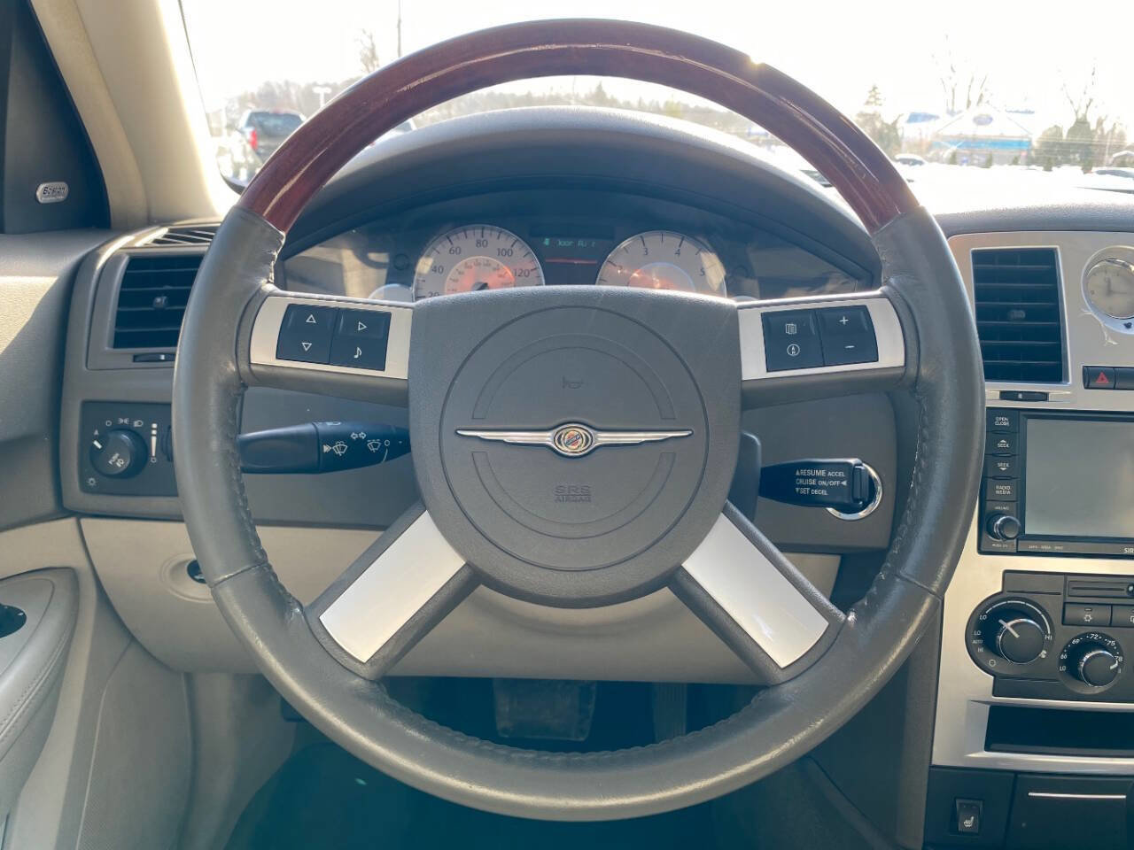 Used 2008 Chrysler 300 C w/ Protection Group II image 11